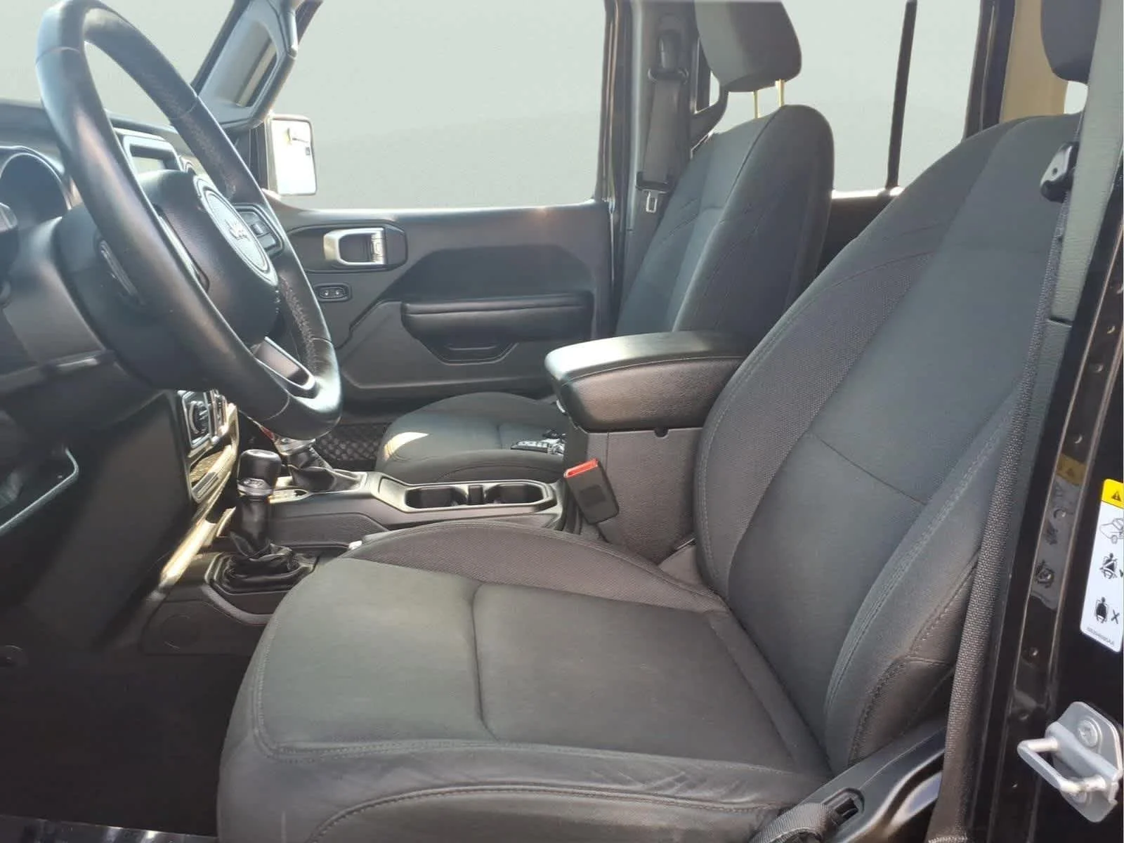 Used 2018 Black Clearcoat Jeep Sport S image 15