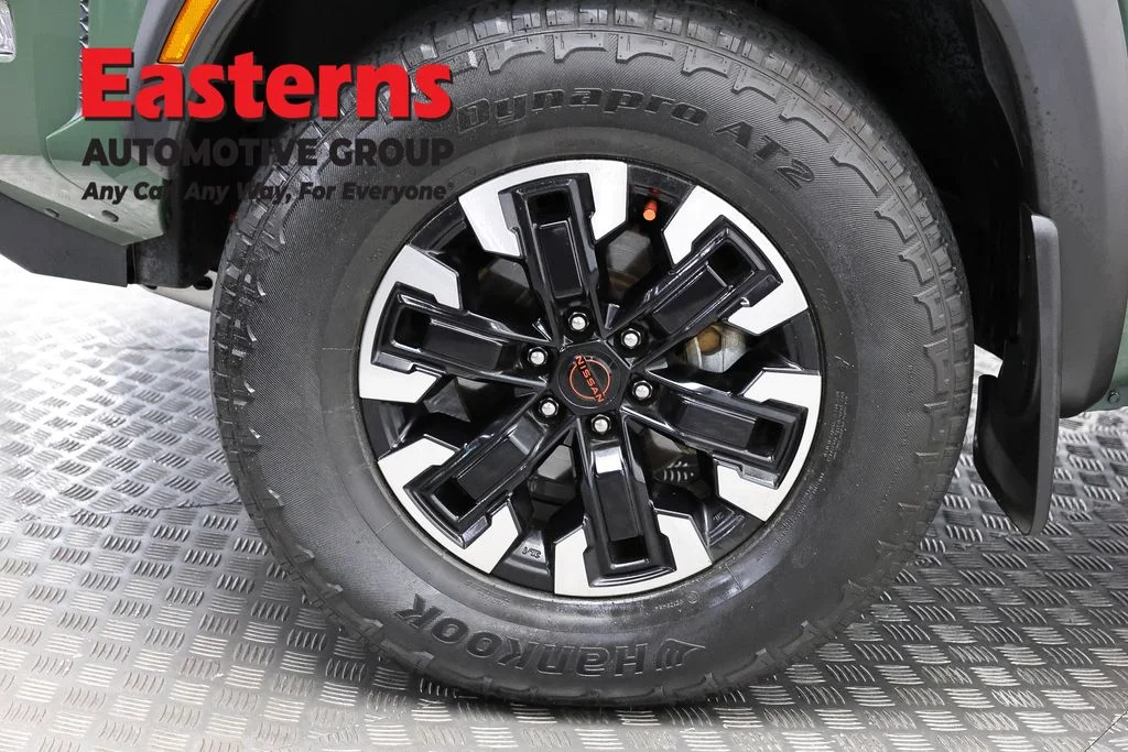 Used 2023 Green Nissan PRO-4X image 33