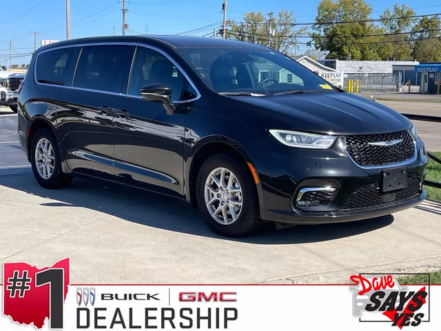 2025 Chrysler Pacifica Select