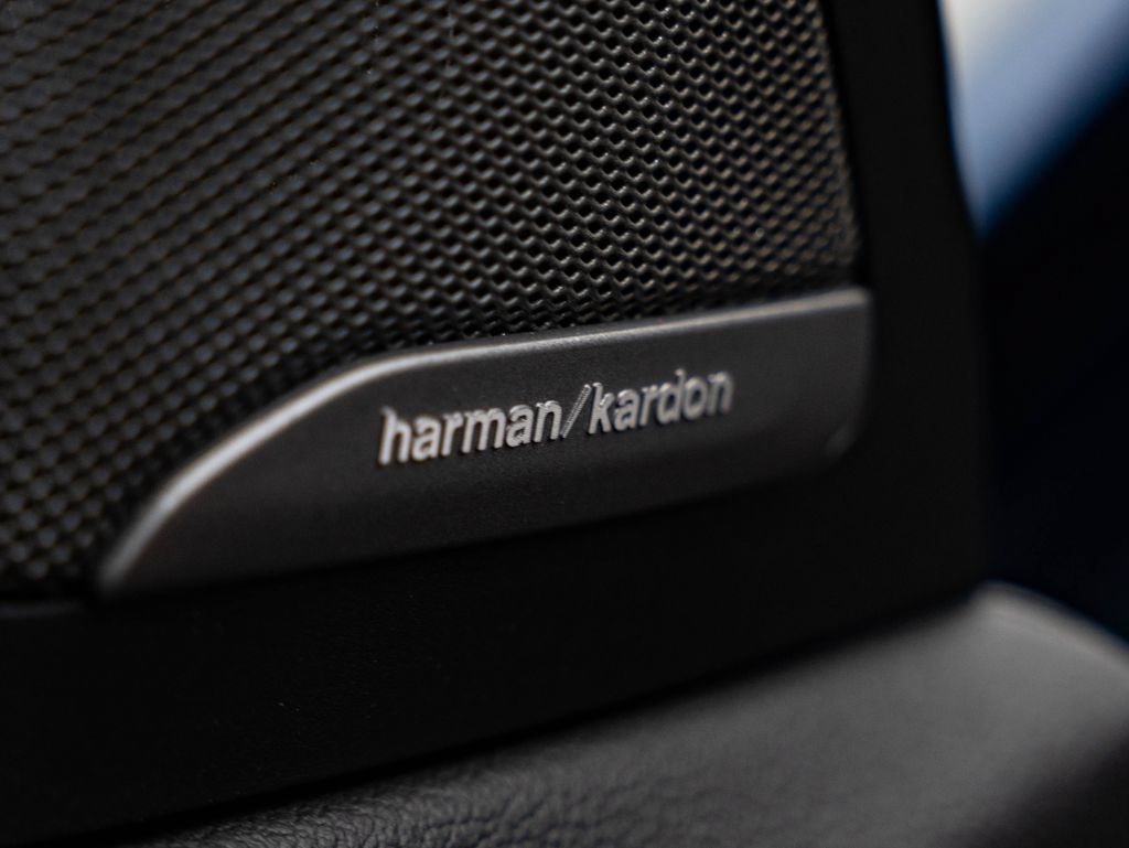 Used 2022 Phytonic Blue Metallic BMW M50i image 28