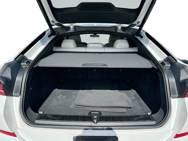 Used 2021 White BMW xDrive40i image 28