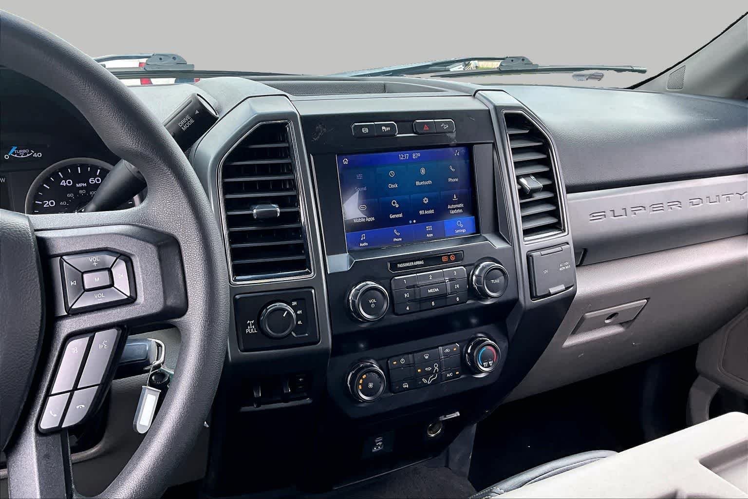 Used 2022 Oxford White Ford XLT image 7