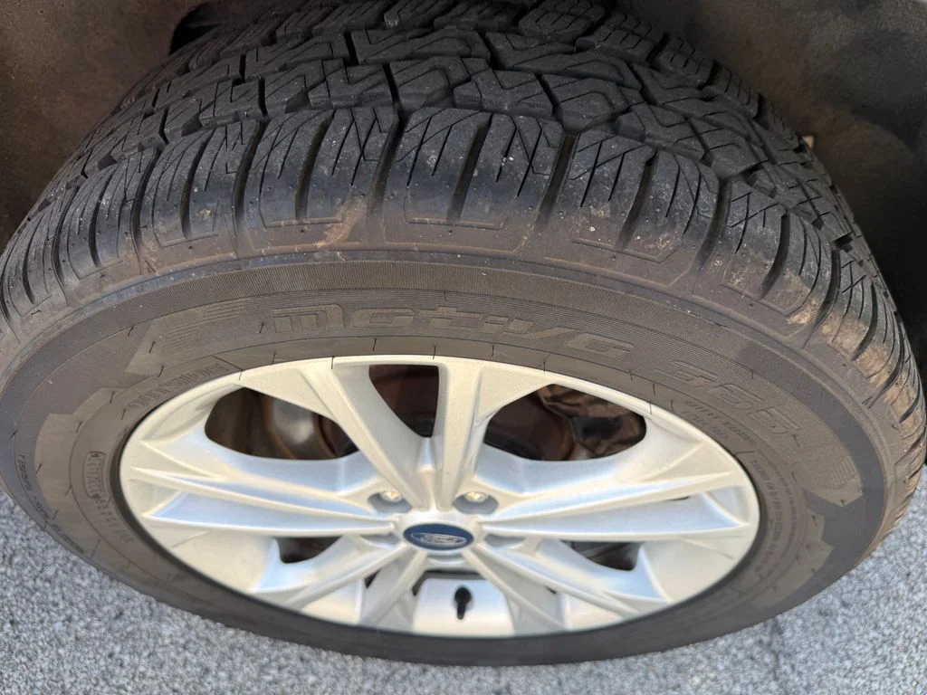 Used 2019 Gray Ford SEL image 5