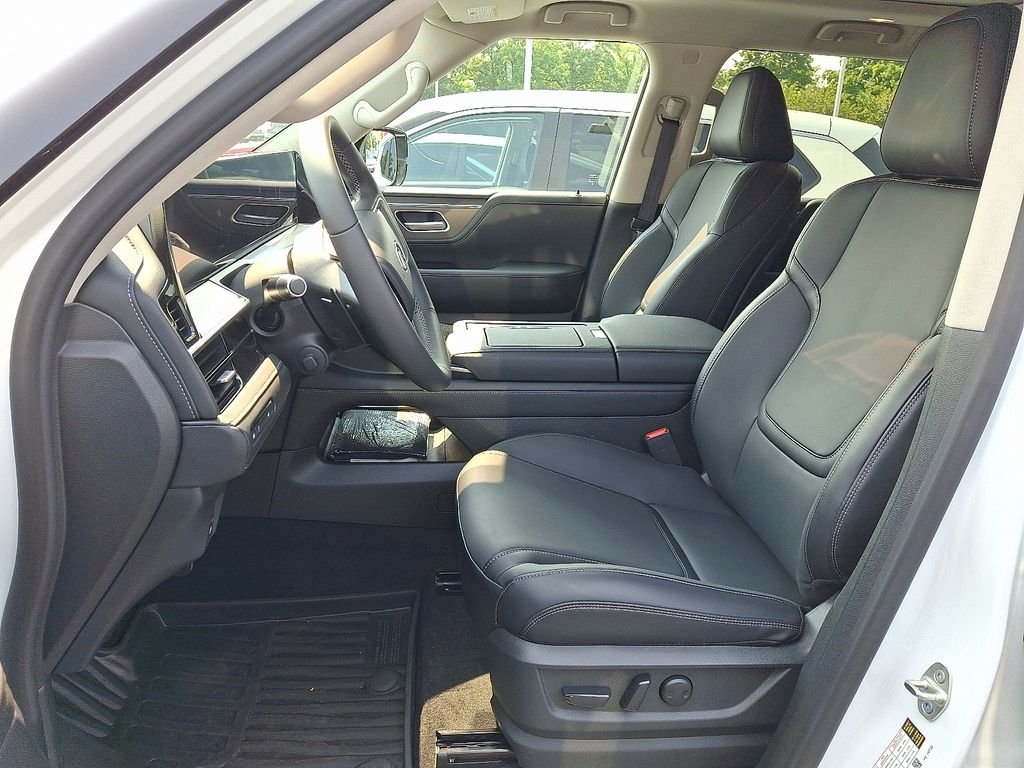 Used 2026 White INFINITI PURE image 8