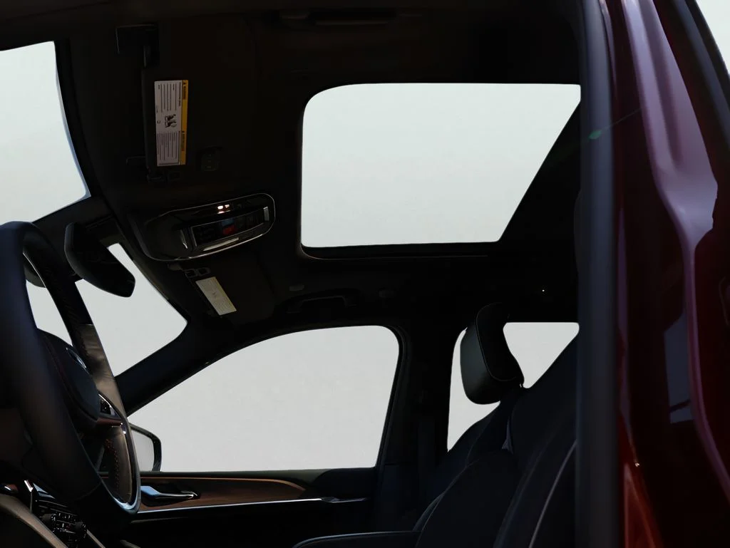 Used 2025 Velvet Jeep Summit image 39
