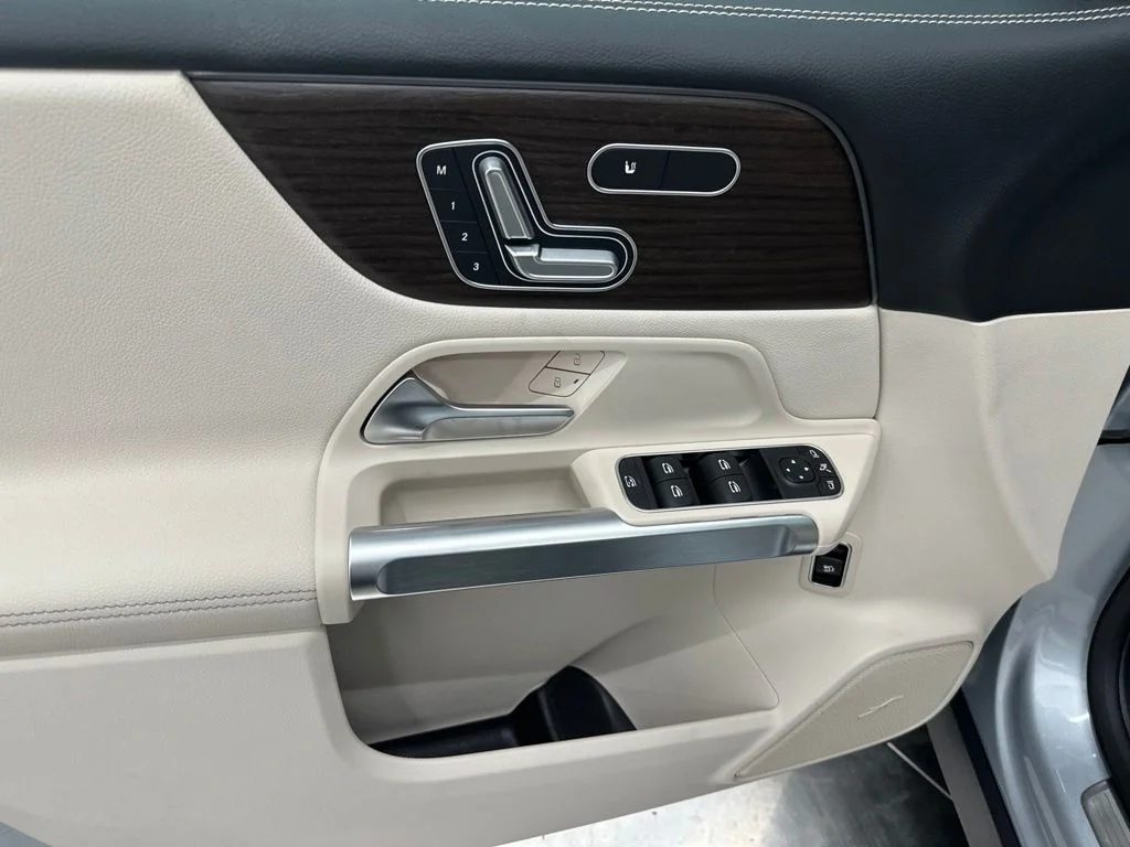 New 2026 Silver Mercedes-Benz GLB 250 image 14