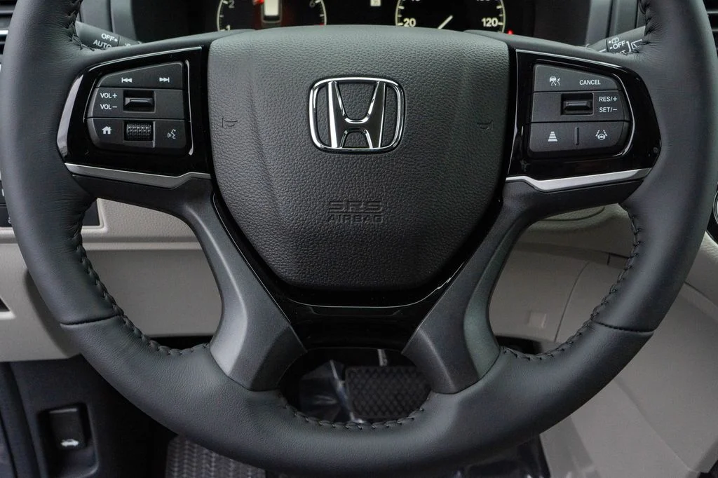 New 2026 Smoke Blue Pearl Honda Touring image 29