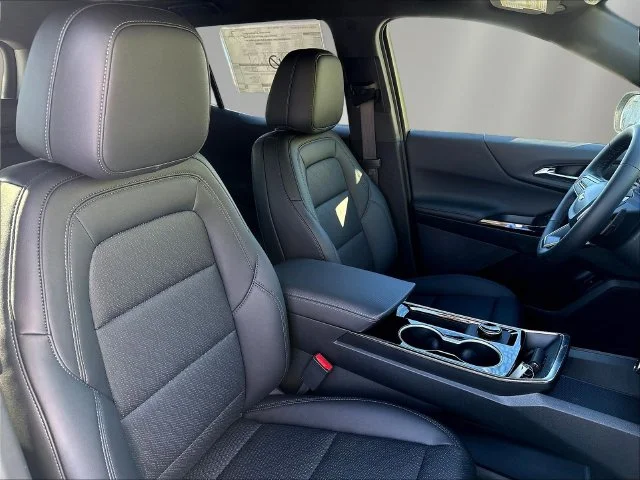2027 Chevrolet Equinox LT - Photo 11