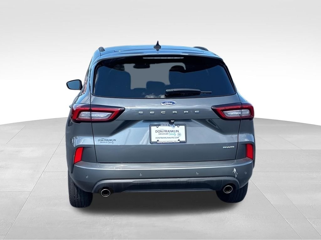 Used 2023 Gray Ford ST-Line image 7