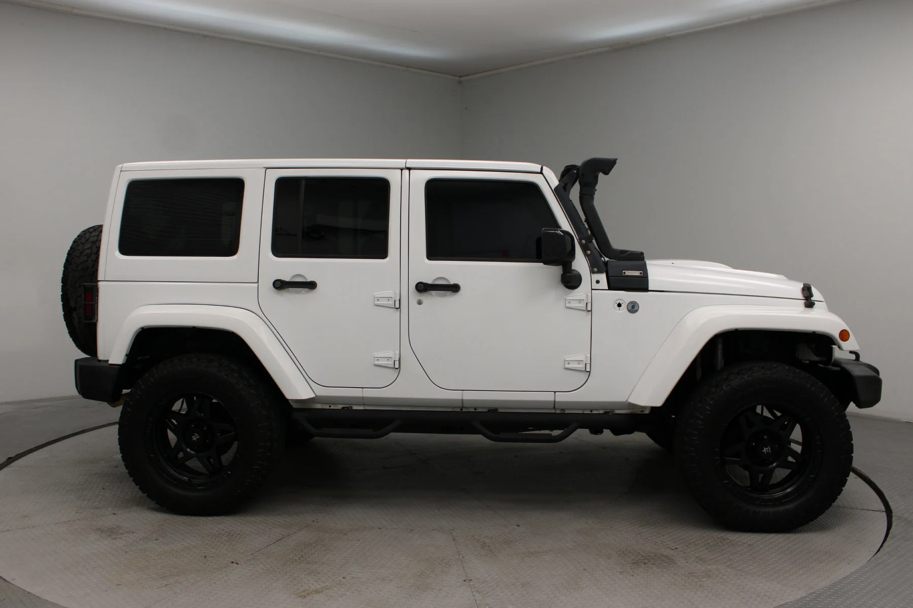 Used 2015 Bright White Clearcoat Jeep 4WD 4dr Altitude image 21