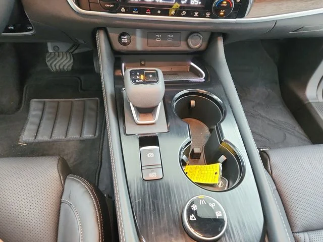 Used 2026 Gold Nissan Platinum image 27