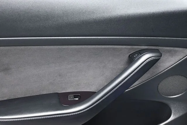 Used 2023 Blue Tesla Base image 9