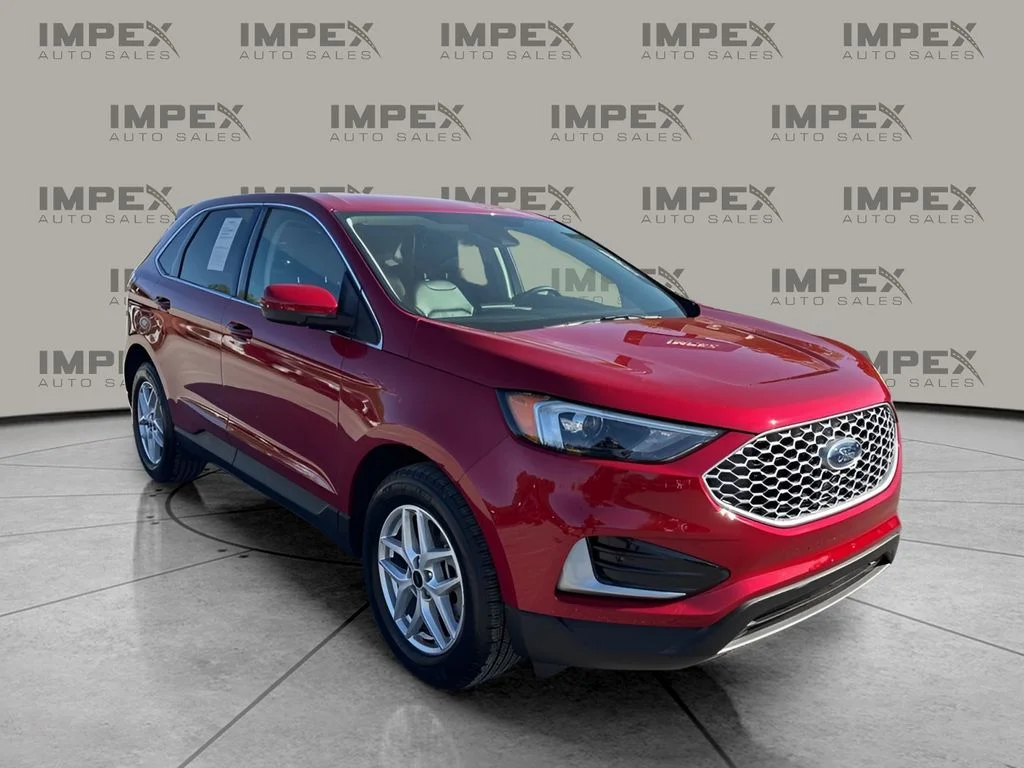 Used 2023 Red Ford SEL image 7