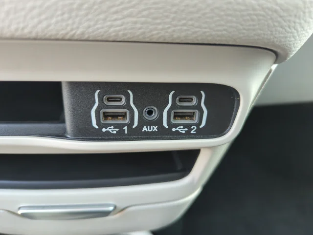 Used 2024 White Chrysler Select image 39
