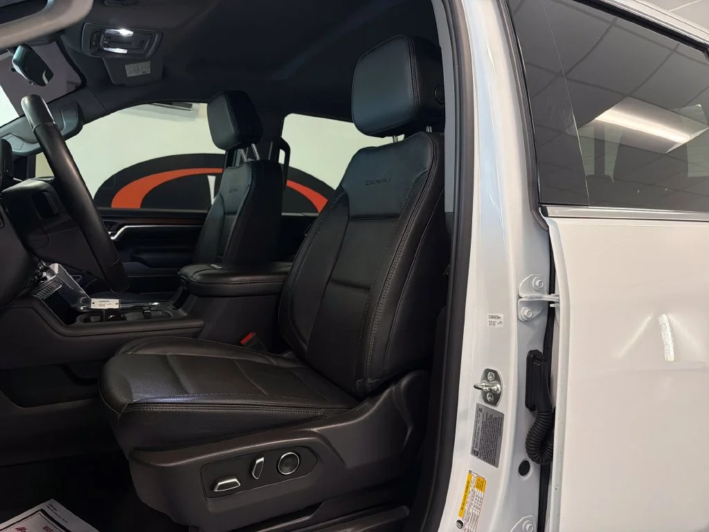 Used 2025 White GMC Denali image 13