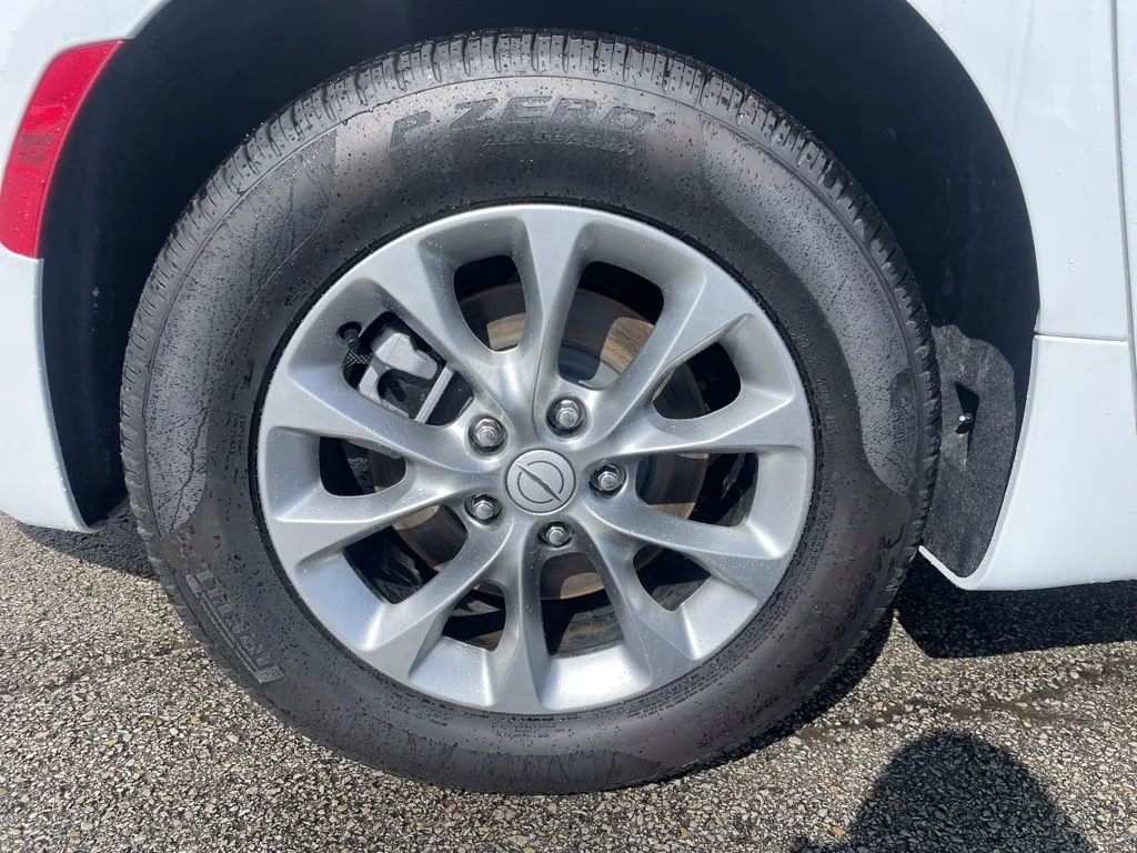 2026 Chrysler Pacifica Select - Photo 9