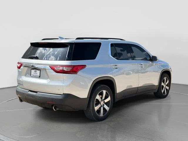 Used 2020 Silver Chevrolet 3LT image 4