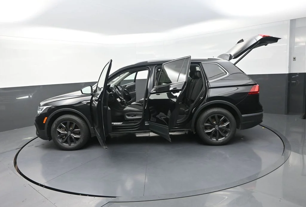 Used 2023 Black Volkswagen 2.0T SE image 32