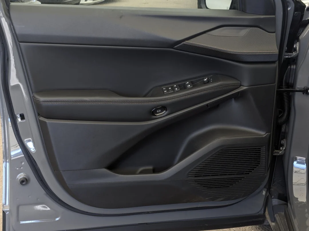 New 2026 Grey Jeep Limited - - 4x4 - Hybrid - Preferred Package 23G - Pano Sunroof & More! image 12