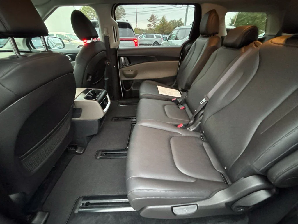 Certified Used 2026 White Kia LXS image 19