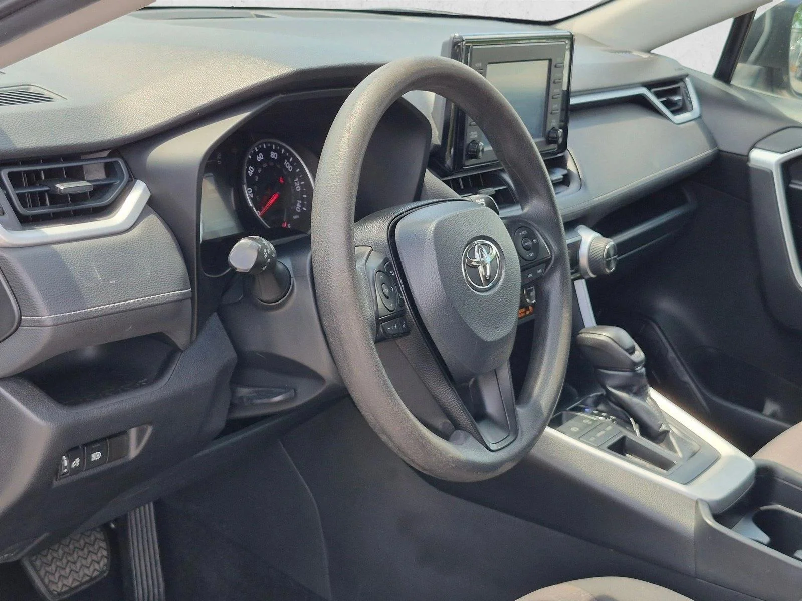 Used 2019 Silver Sky Metallic Toyota XLE image 9