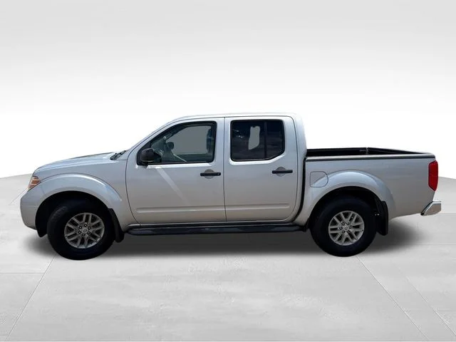 Used 2017 Silver Nissan SV image 4