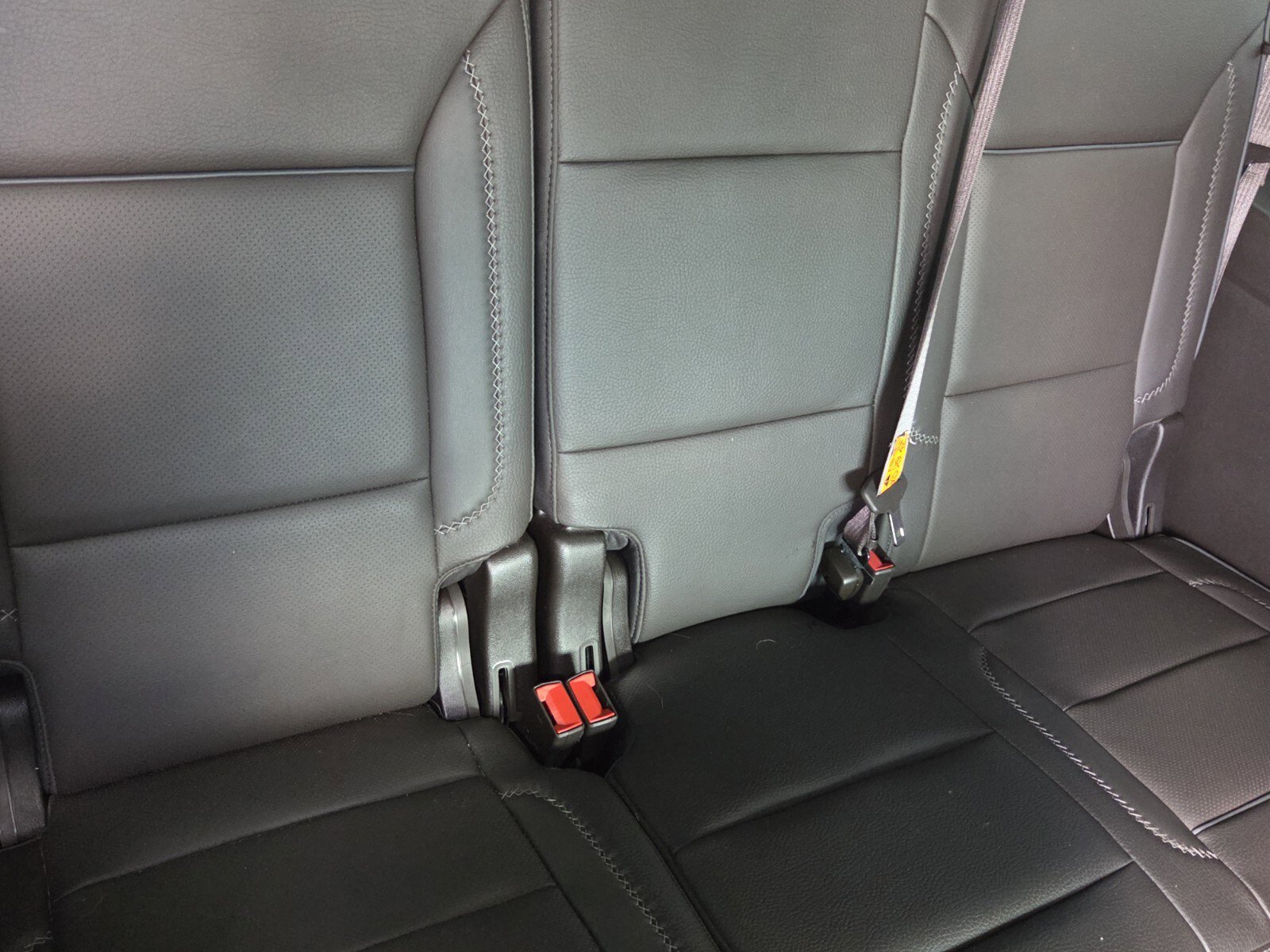 Used 2024 White Frost Tricoat GMC Denali image 11