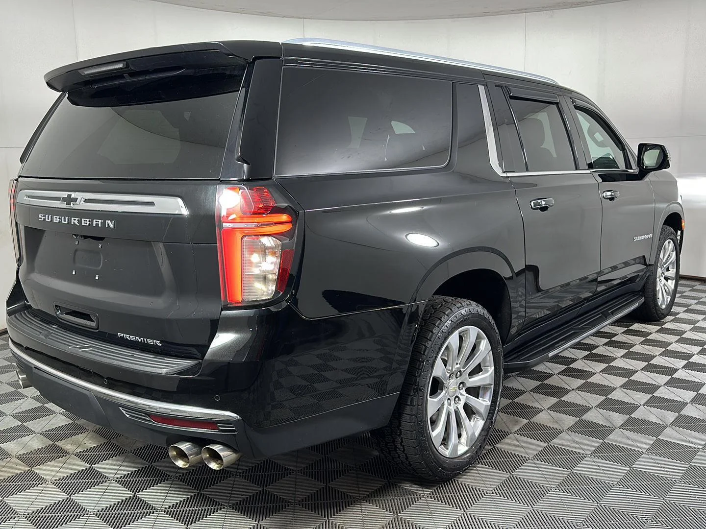 Used 2021 Black Chevrolet Premier image 4
