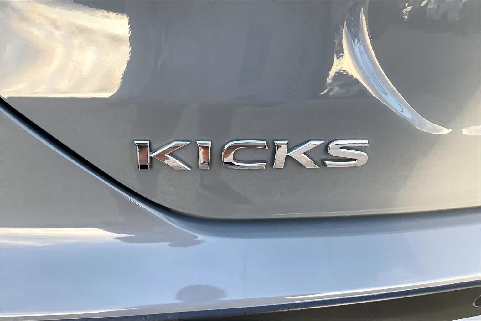 Used 2024 Gray/Super Black Nissan SV image 30