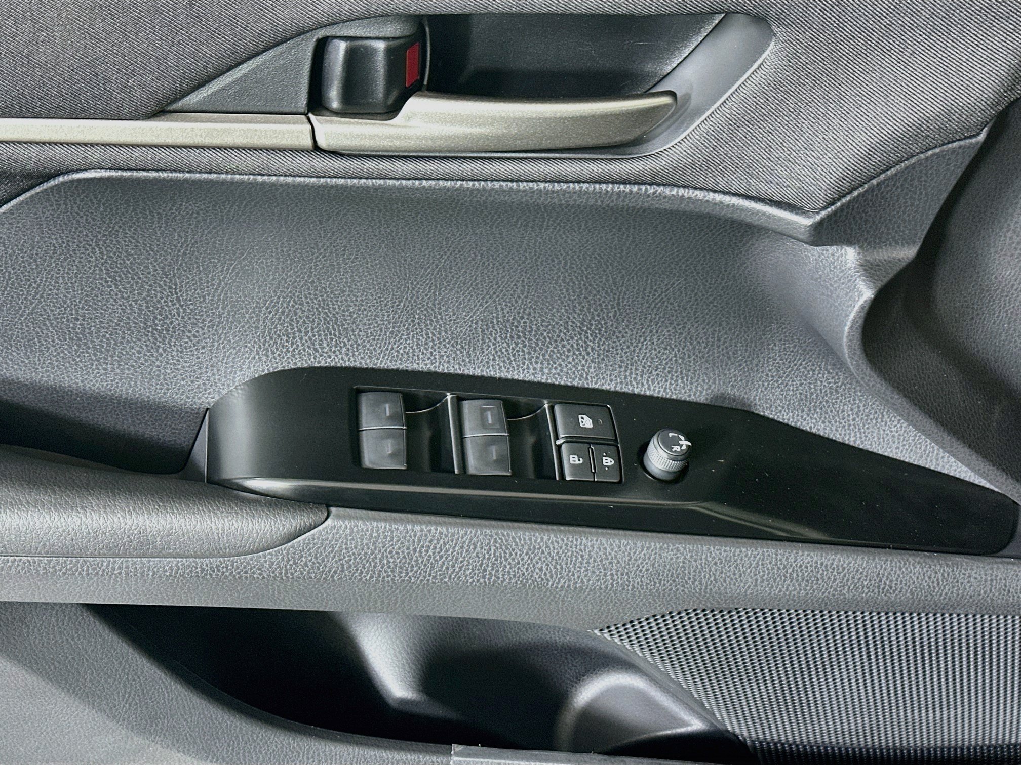 New 2026 Ice Cap Toyota LE image 14