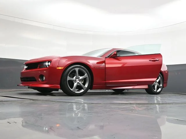 Used 2013 Red Chevrolet 2LT image 41