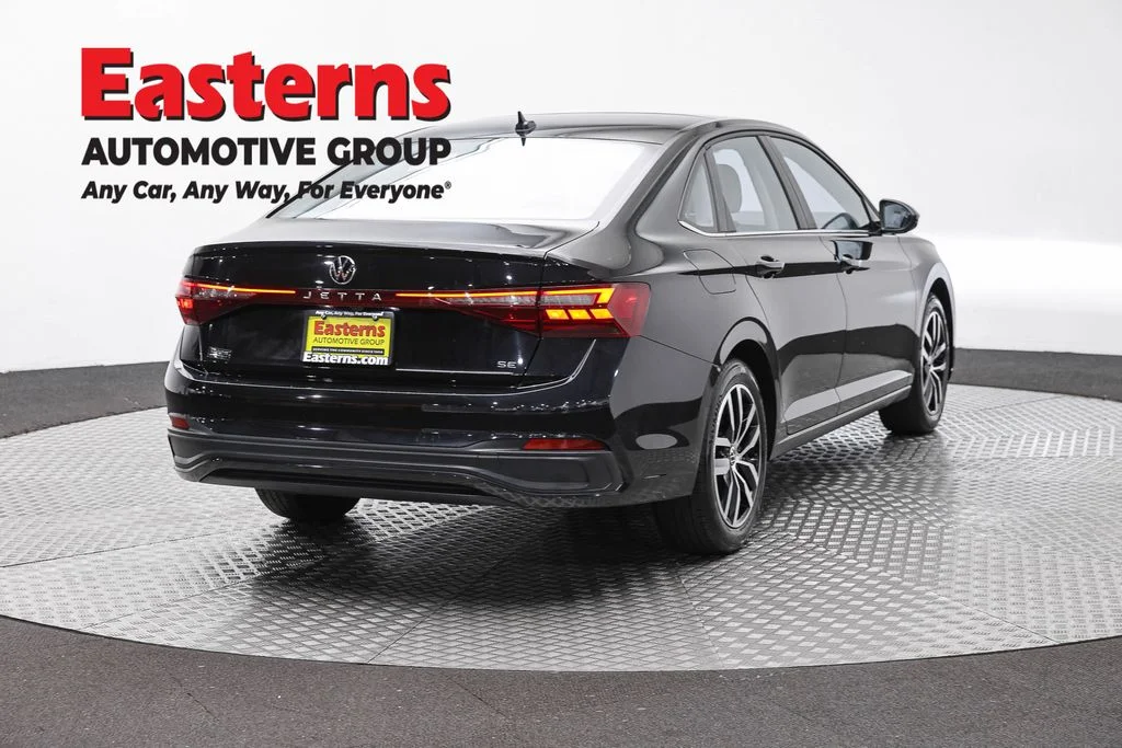 Used 2025 Black Volkswagen 1.5T SE image 5