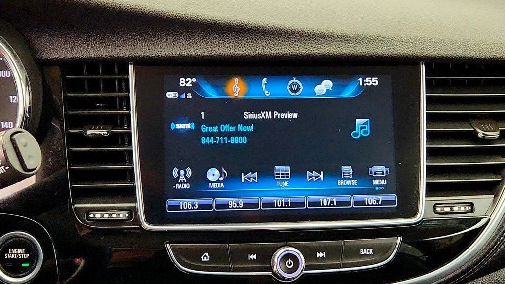Used 2019 Summit White Buick FWD 4dr Preferred image 18