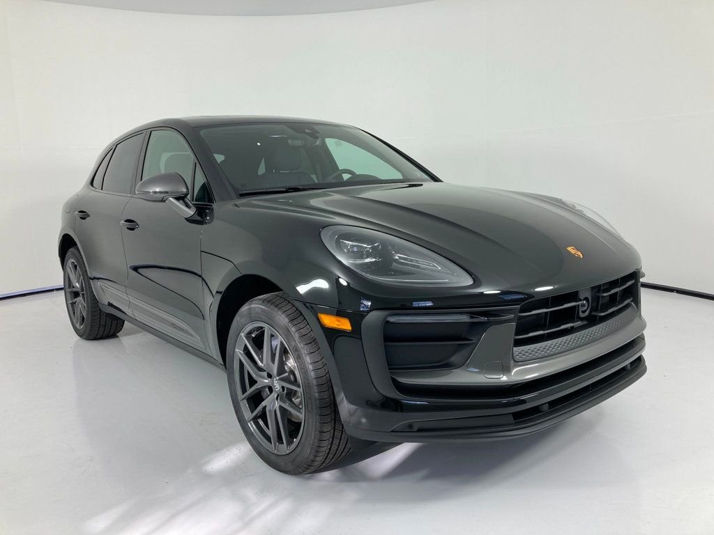 2026 Porsche Macan T - Photo 34