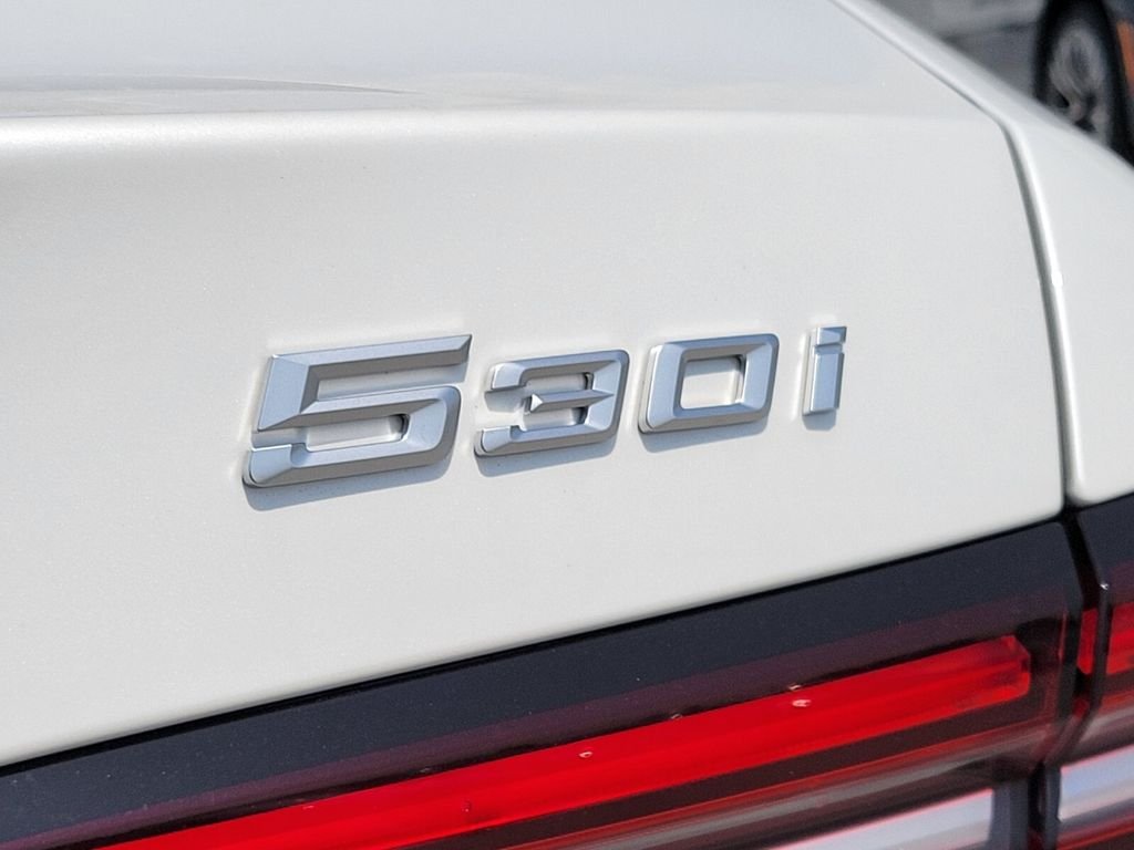 2026 BMW 5 Series 530i - Photo 11