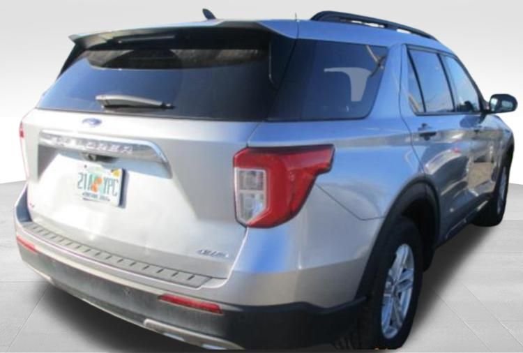 2023 Ford Explorer XLT photo 2