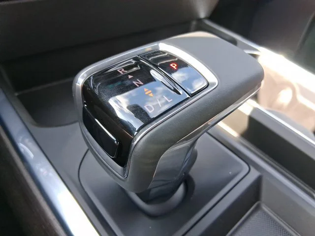 New 2026 Polar White Tricoat Chevrolet High Country image 17
