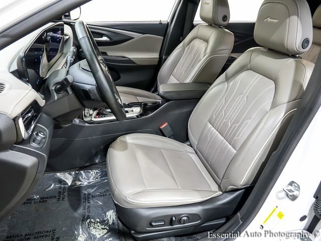 Certified Used 2025 White Frost Tricoat Buick Avenir image 9