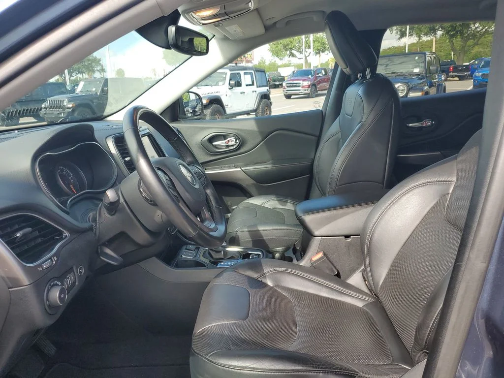 Used 2020 Blue Jeep Limited image 10
