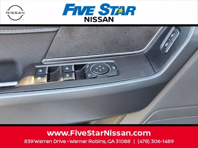 Used 2024 Silver Ford XLT image 32