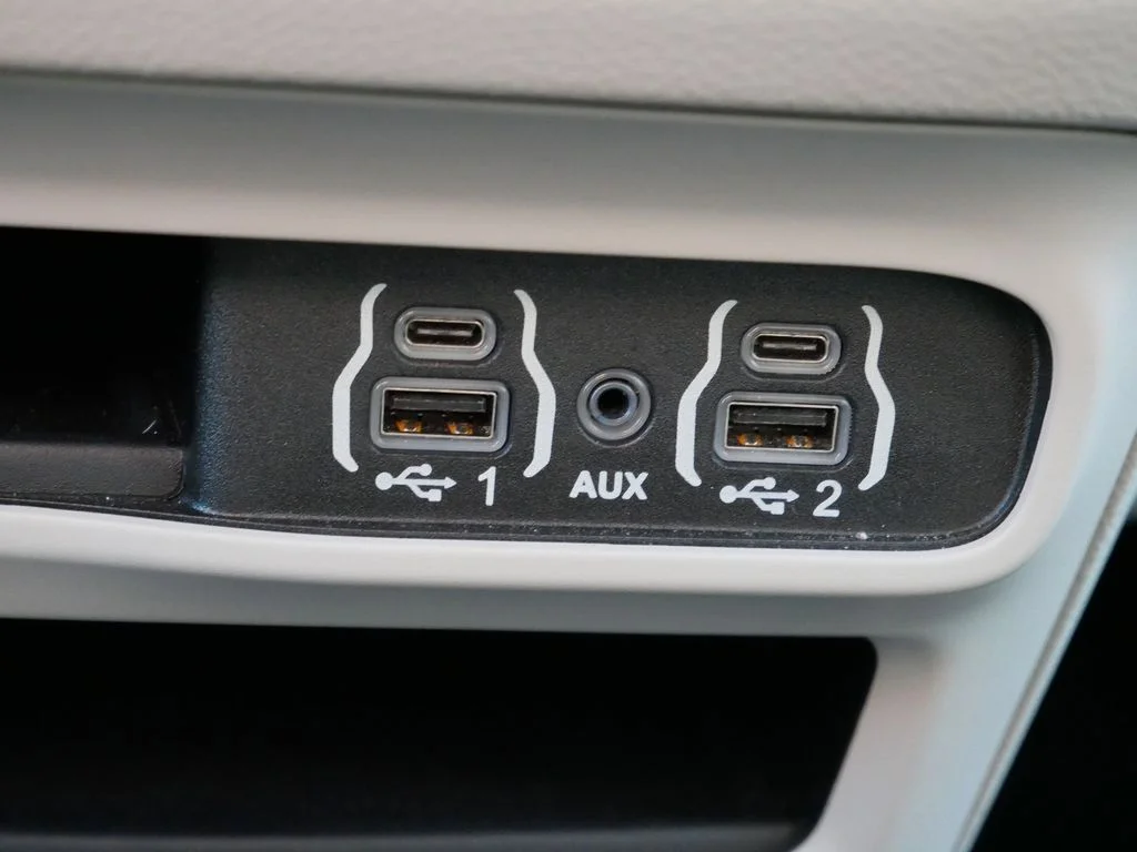Used 2024 Silver Chrysler LX image 25