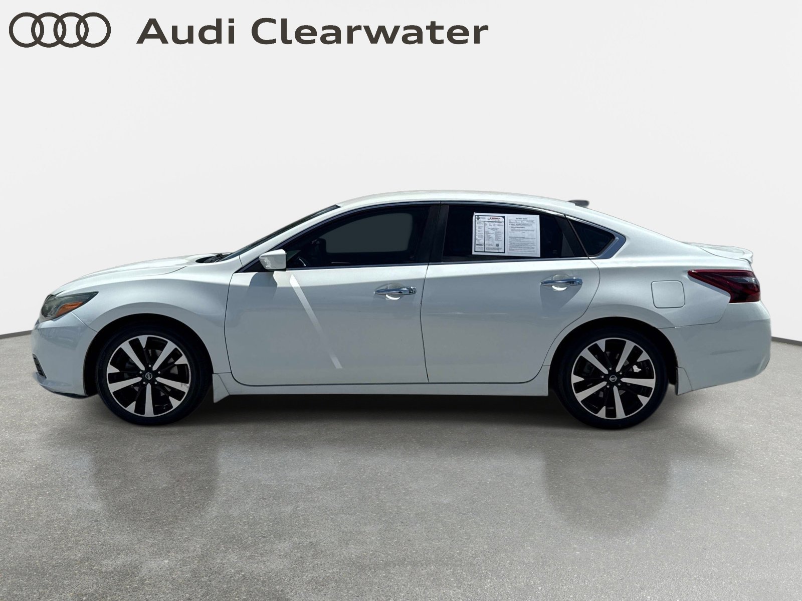 Used 2018 Pearl White Nissan 2.5 SR image 2