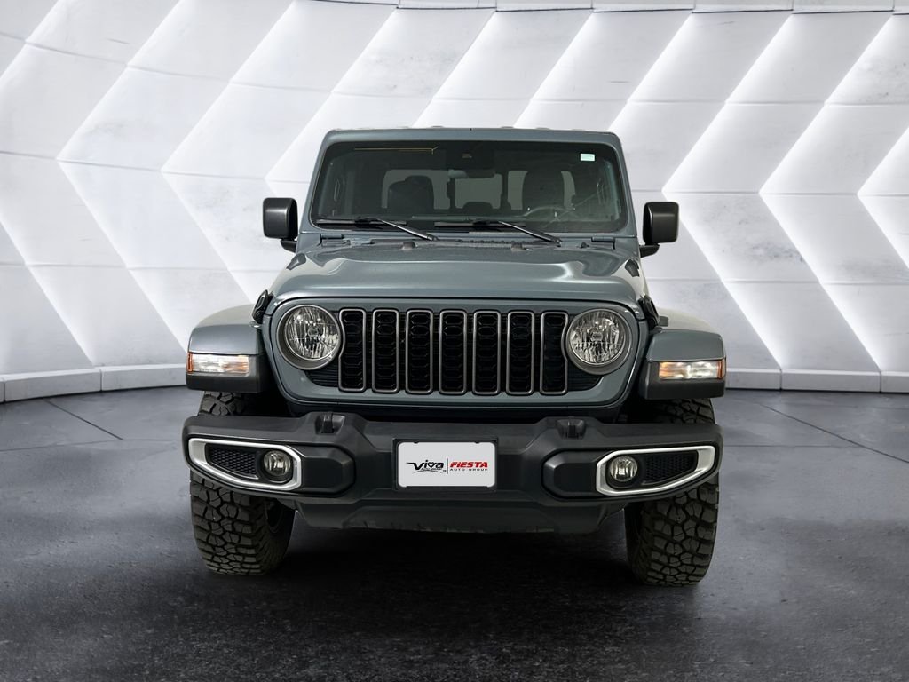 Used 2024 Gray Jeep Texas Trail image 2