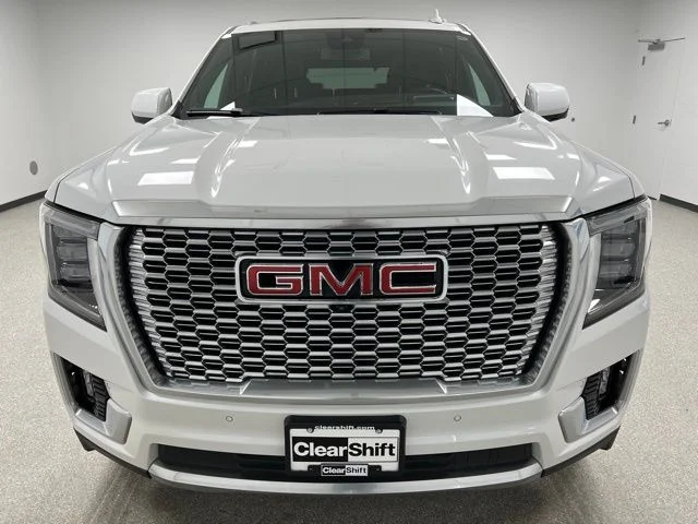 Used 2023 White GMC Denali image 3