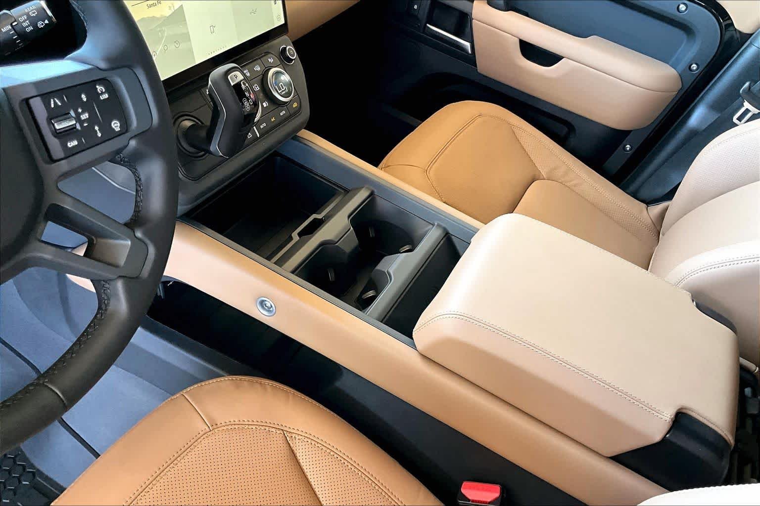 New 2026 Santorini Black Land Rover S image 7