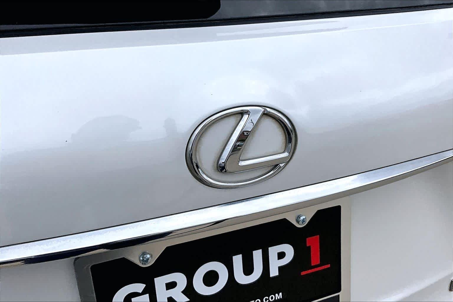Used 2016 Eminent White Pearl Lexus  image 31