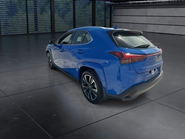 Certified Used 2025  Lexus 300h Premium image 6