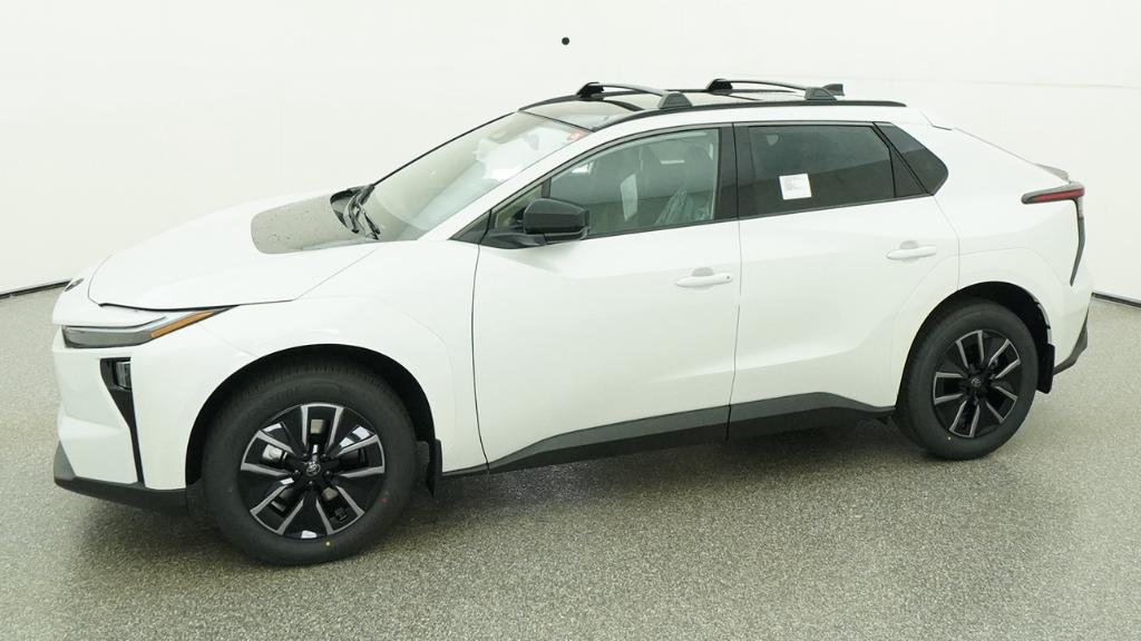 New 2026 Wind Chill Pearl Toyota XLE image 35