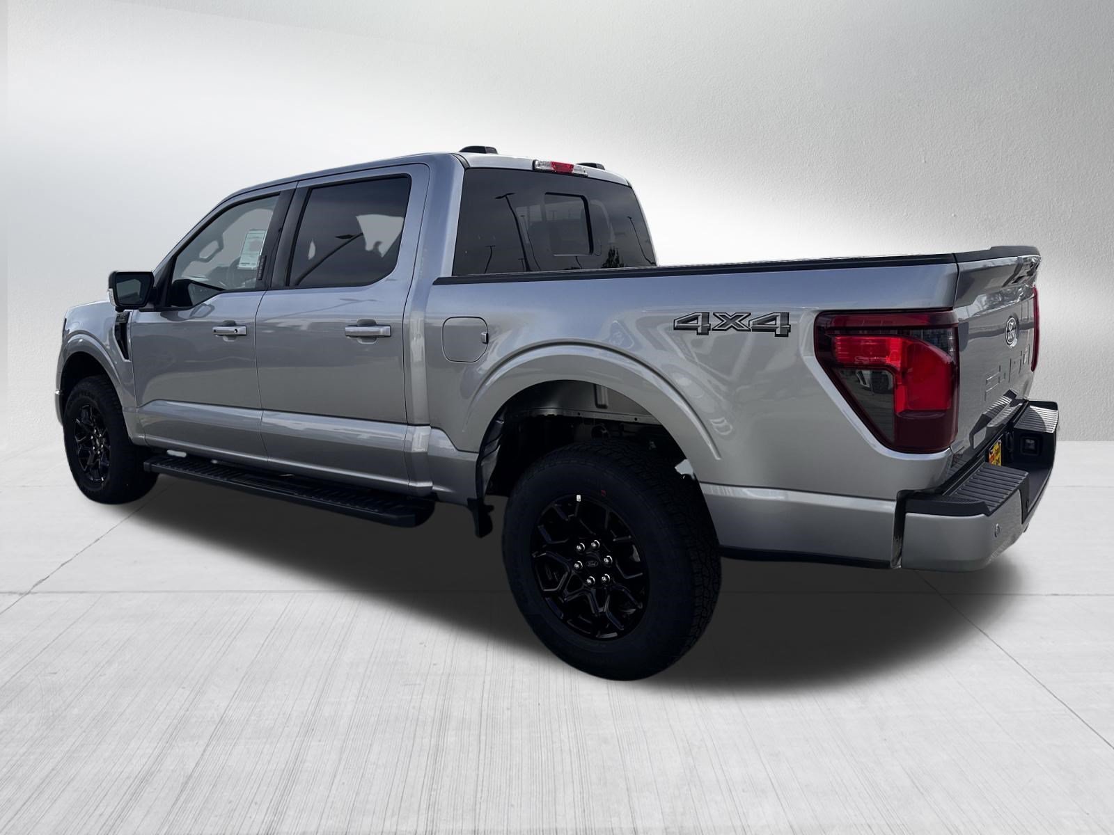 New 2026 Iconic Silver Metallic Ford XLT image 3