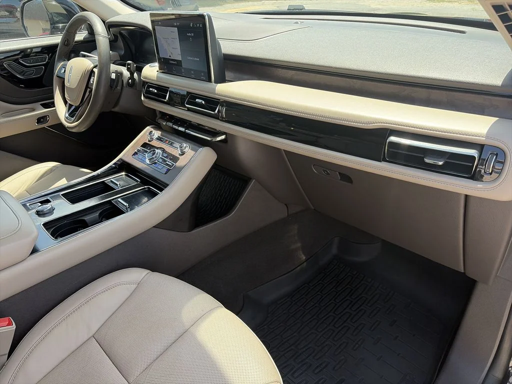 Used 2023 Black Lincoln Reserve image 31